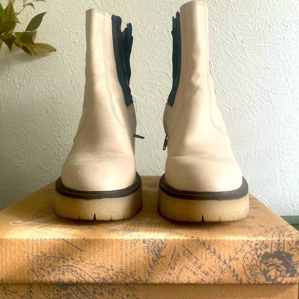 Free People James Chelsea Boots Bone White Size 6